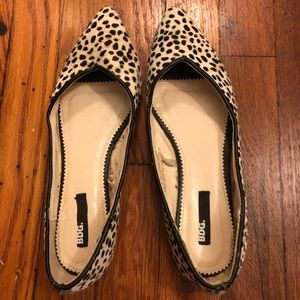 Black and white textured animal print flats